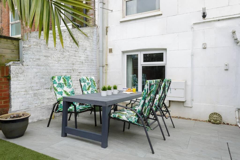 Seaside Escape Appartement Portsmouth Buitenkant foto